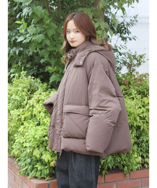 Ungrid(アングリッド)の「フードデザインダウン(ダウンジャケット/コート・レディース・ブラック/ブラウン/その他1・SMALL/MEDIUM)」の21枚目の写真