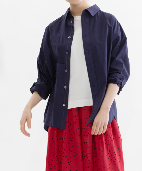nop de nod(ノップドゥノッド)の「オーガニックコットンタイプライターオーバーサイズシャツ(シャツ/ブラウス・レディース・オフホワイト/ネイビー/キャメル/レッド・M)」の7枚目の写真
