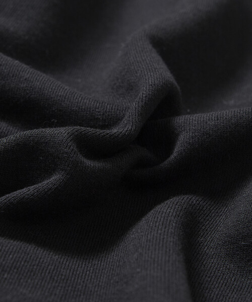 FREAK'S STORE(フリークスストア)の「限定展開 THOUSAND MILE/サウザンドマイル THOUSAND MILE×FREAK'S STORE/サウザンドマイル 別注 ビッグシルエット ワンポイント刺繍 クルーネック スウェット(スウェット・メンズ・チャコールグレー/ブラック/ベージュ/グレー・LARGE/MEDIUM/SMALL)」の9枚目の写真