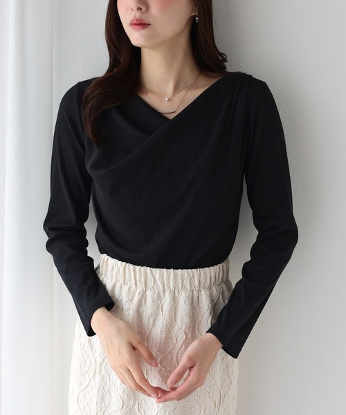 BLUEEAST（ブルーイースト）の「《新色追加》ドレープネックリブカットソー（Tシャツ/カットソー・レディース・ベージュ/ブラック/ブラウン/ボルドー/ピンク・MEDIUM）」の2枚目の写真