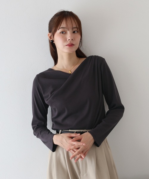 BLUEEAST（ブルーイースト）の「《新色追加》ドレープネックリブカットソー（Tシャツ/カットソー・レディース・ベージュ/ブラック/ブラウン/ボルドー/ピンク・MEDIUM）」の16枚目の写真