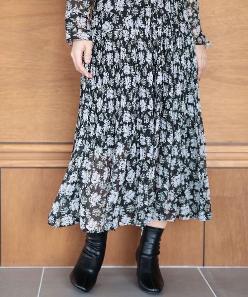 Ruwan yu(ルワンユー)の「花柄シフォンワンピース【大きいサイズ対応】(ワンピース・レディース・ブラック・L/LL/3L/4L)」の7枚目の写真