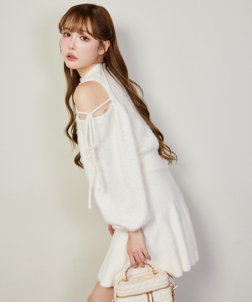 one after another NICE CLAUP（ワンアフターアナザーナイスクラップ）の「肩あきリボンフェザーニット（ニット/セーター・レディース・ベージュ/アイボリー/ブラック/ピンク・FREE）」の10枚目の写真