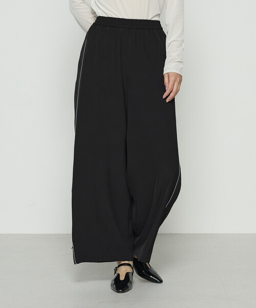 K.T KIYOKO TAKASE（キヨコタカセ）の「ツイルストレッチサイドライントラックパンツ（その他パンツ・レディース・ベージュ/ブラック・FREE）」の15枚目の写真