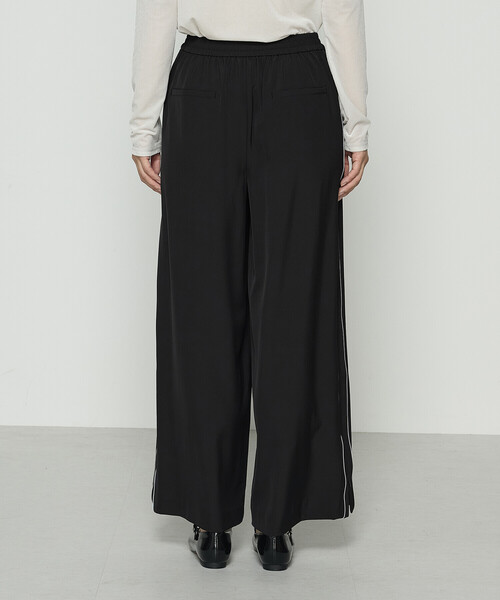 K.T KIYOKO TAKASE（キヨコタカセ）の「ツイルストレッチサイドライントラックパンツ（その他パンツ・レディース・ベージュ/ブラック・FREE）」の21枚目の写真