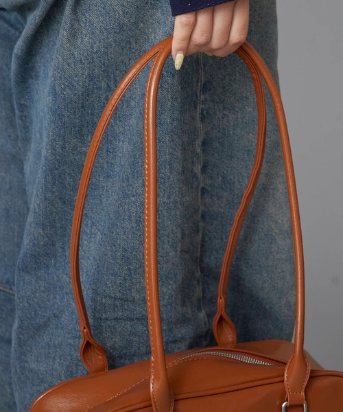 AO2(アオズ)の「Faux Leather 2-Way Shoulder Bag / フェイクレザー 2WAY フラップポケット ショルダーバッグ(ショルダーバッグ・レディース・ホワイト/ブラック/レッド/キャメル・FREE)」の12枚目の写真