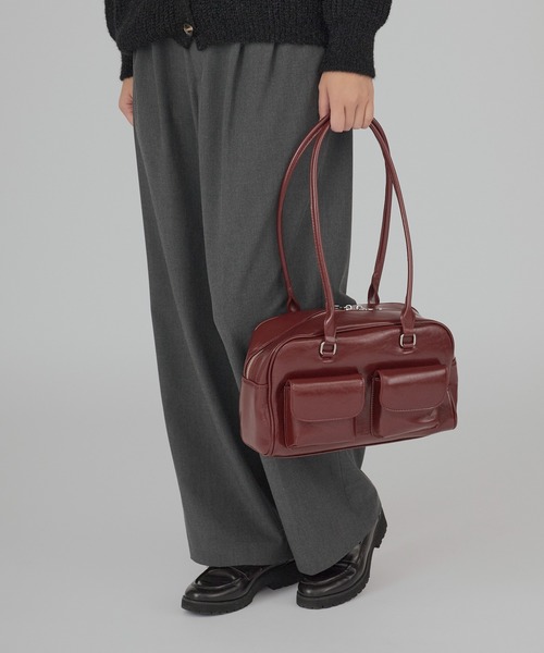 AO2(アオズ)の「Faux Leather 2-Way Shoulder Bag / フェイクレザー 2WAY フラップポケット ショルダーバッグ(ショルダーバッグ・レディース・ホワイト/ブラック/レッド/キャメル・FREE)」の5枚目の写真