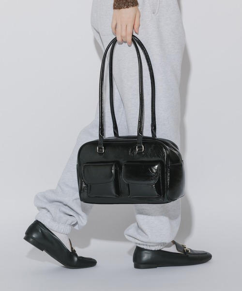 AO2(アオズ)の「Faux Leather 2-Way Shoulder Bag / フェイクレザー 2WAY フラップポケット ショルダーバッグ(ショルダーバッグ・レディース・ホワイト/ブラック/レッド/キャメル・FREE)」の16枚目の写真