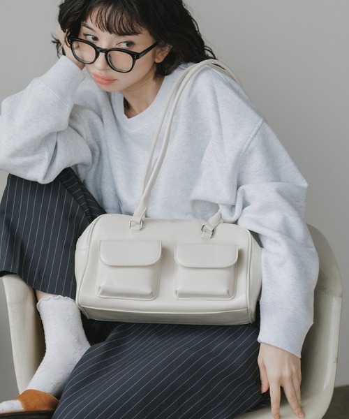 AO2(アオズ)の「Faux Leather 2-Way Shoulder Bag / フェイクレザー 2WAY フラップポケット ショルダーバッグ(ショルダーバッグ・レディース・ホワイト/ブラック/レッド/キャメル・FREE)」の18枚目の写真