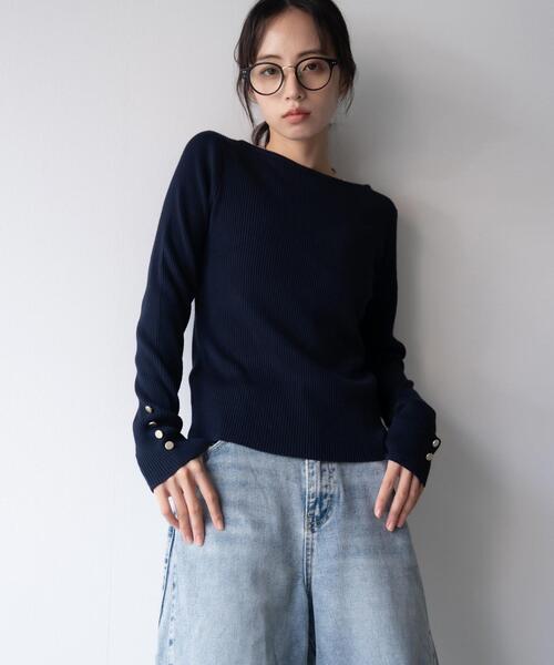 SOELA(ソエラ)の「ボートネック袖金ボタンニット/A(ニット/セーター・レディース・ネイビー/モカ/グレー系その他/ブラック/オフホワイト/チャコールグレー/ボルドー・M)」の6枚目の写真