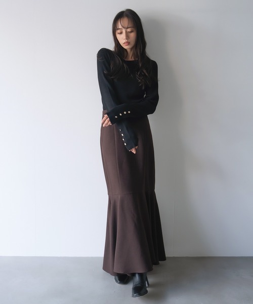 SOELA(ソエラ)の「ボートネック袖金ボタンニット/A(ニット/セーター・レディース・ネイビー/モカ/グレー系その他/ブラック/オフホワイト/チャコールグレー/ボルドー・M)」の15枚目の写真
