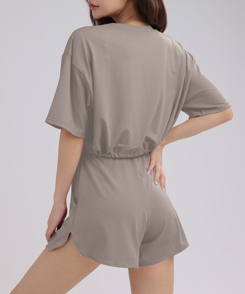 HYSSHOP（エイチワイエスショップ）の「レディース 半袖クロップド丈ドロストヨガトップス+ショートパンツ 上下2点セット［ヨガ/フィットネス/ピラティス/ダンス/ジム］[トレーニングウェア/ジムウェア/ピラティスウェア]（その他トップス・レディース・ピンク/ライトグレー/グレイッシュベージュ/ブラック・LL/M/S/L）」の15枚目の写真