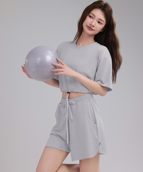 HYSSHOP（エイチワイエスショップ）の「レディース 半袖クロップド丈ドロストヨガトップス+ショートパンツ 上下2点セット［ヨガ/フィットネス/ピラティス/ダンス/ジム］[トレーニングウェア/ジムウェア/ピラティスウェア]（その他トップス・レディース・ピンク/ライトグレー/グレイッシュベージュ/ブラック・LL/M/S/L）」の22枚目の写真