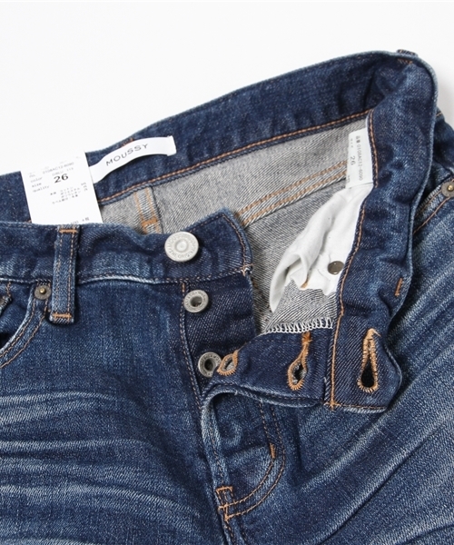 MOUSSY（マウジー）の「iSKO COMFORT Ashley Tapered（デニムパンツ・レディース・ダークブルー・26inch/25inch/23inch/24inch/27inch）」の4枚目の写真
