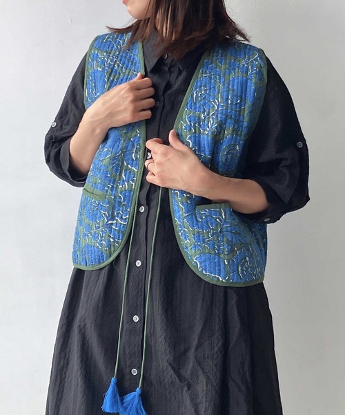 AS KNOW AS plus(アズノゥアズプラス)の「ブロックプリント キルティングベスト(ベスト・レディース・イエロー系/ブルー系/アイボリー系/ピンク系・FREE)」の21枚目の写真