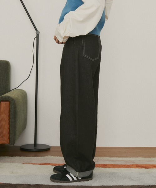 MERLOT（メルロー）の「ロールアップコクーンデニムパンツ（デニムパンツ・レディース・グレー/グリーン・マルチサイズ）」の12枚目の写真