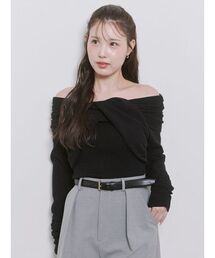 Stylevoice for xxx（スタイルヴォイスフォー）の「＜Harukiさんコラボ＞クロスオフショルダーギャザースリーブニット（ニット/セーター）」