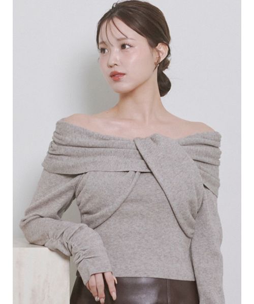 Stylevoice for xxx（スタイルヴォイスフォー）の「＜Harukiさんコラボ＞クロスオフショルダーギャザースリーブニット（ニット/セーター・レディース・ホワイト/グレー/ブラック・F）」の11枚目の写真