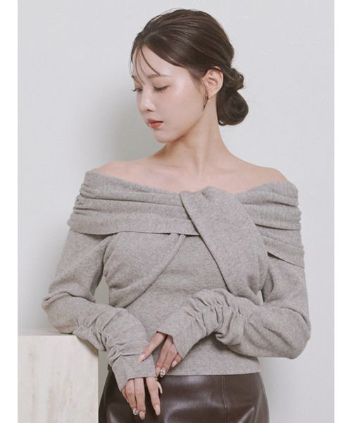 Stylevoice for xxx（スタイルヴォイスフォー）の「＜Harukiさんコラボ＞クロスオフショルダーギャザースリーブニット（ニット/セーター・レディース・ホワイト/グレー/ブラック・F）」の10枚目の写真