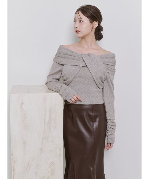 Stylevoice for xxx（スタイルヴォイスフォー）の「＜Harukiさんコラボ＞クロスオフショルダーギャザースリーブニット（ニット/セーター・レディース・ホワイト/グレー/ブラック・F）」の7枚目の写真