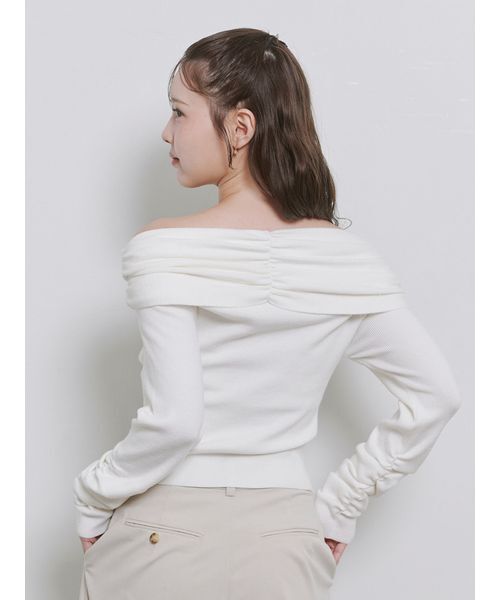 Stylevoice for xxx（スタイルヴォイスフォー）の「＜Harukiさんコラボ＞クロスオフショルダーギャザースリーブニット（ニット/セーター・レディース・ホワイト/グレー/ブラック・F）」の13枚目の写真