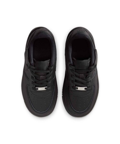 NIKE（ナイキ）の「ナイキ フォース 1 LOW イージーオン リトルキッズシューズ / Nike Force 1 Low EasyOn Little Kids' Shoes IH4498-001 Black（スニーカー・キッズ・ブラック・20/19/18.5/18/17.5/17/19.5/22/21.5/21/16.5/20.5）」の4枚目の写真