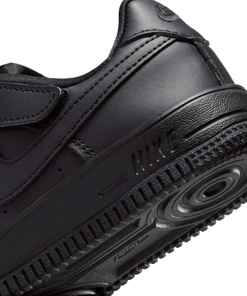 NIKE（ナイキ）の「ナイキ フォース 1 LOW イージーオン リトルキッズシューズ / Nike Force 1 Low EasyOn Little Kids' Shoes IH4498-001 Black（スニーカー・キッズ・ブラック・20/19/18.5/18/17.5/17/19.5/22/21.5/21/16.5/20.5）」の8枚目の写真