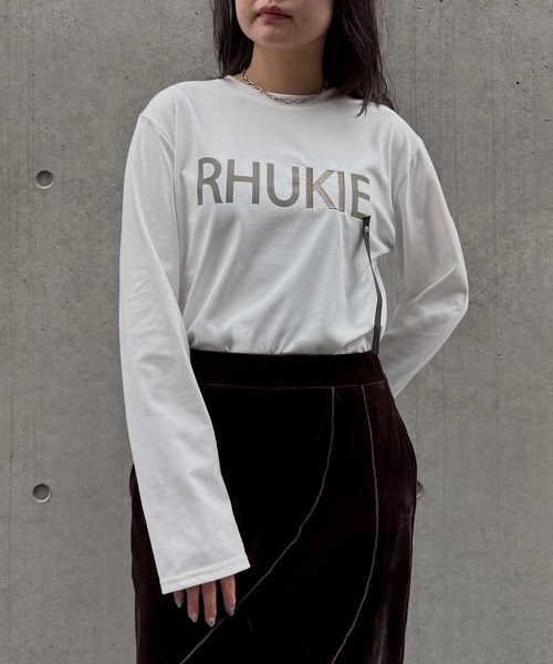 &g'aime（アンジェム）の「【&g'aime】ロゴレザーベルトロンT　Logo Leather-Belt Long Tee（Tシャツ/カットソー・レディース・ブラック/ホワイト・FREE）」の3枚目の写真