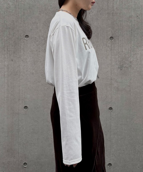 &g'aime（アンジェム）の「【&g'aime】ロゴレザーベルトロンT　Logo Leather-Belt Long Tee（Tシャツ/カットソー・レディース・ブラック/ホワイト・FREE）」の8枚目の写真