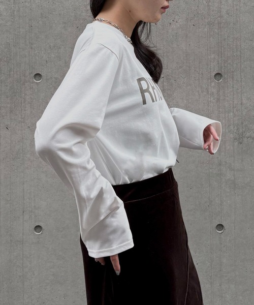 &g'aime（アンジェム）の「【&g'aime】ロゴレザーベルトロンT　Logo Leather-Belt Long Tee（Tシャツ/カットソー・レディース・ブラック/ホワイト・FREE）」の9枚目の写真