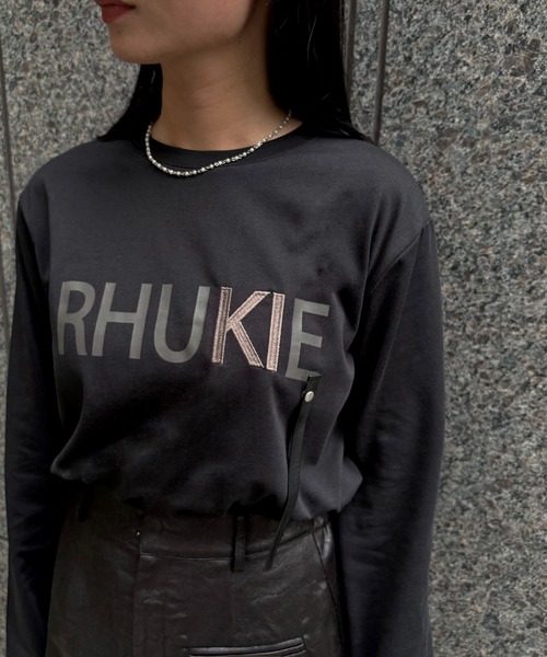 &g'aime（アンジェム）の「【&g'aime】ロゴレザーベルトロンT　Logo Leather-Belt Long Tee（Tシャツ/カットソー・レディース・ブラック/ホワイト・FREE）」の20枚目の写真