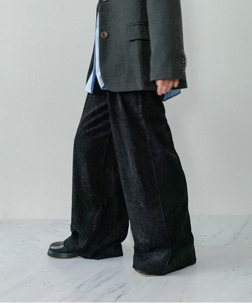 on:nue（オンニュ）の「【on:nue】[3色展開/3サイズ展開] デニムライク起毛タックパンツ（その他パンツ・レディース・ブラック/ブルー/ブラウン・SMALL/MEDIUM/LARGE）」の11枚目の写真