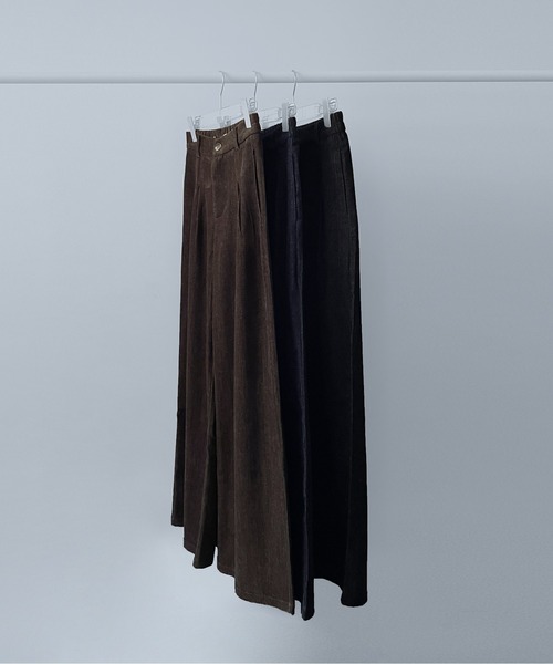 on:nue（オンニュ）の「【on:nue】[3色展開/3サイズ展開] デニムライク起毛タックパンツ（その他パンツ・レディース・ブラック/ブルー/ブラウン・SMALL/MEDIUM/LARGE）」の7枚目の写真