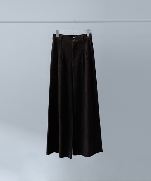 on:nue（オンニュ）の「【on:nue】[3色展開/3サイズ展開] デニムライク起毛タックパンツ（その他パンツ・レディース・ブラック/ブルー/ブラウン・SMALL/MEDIUM/LARGE）」の8枚目の写真