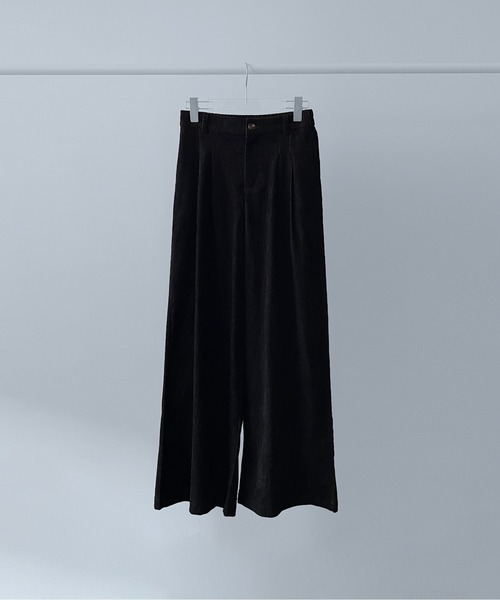 on:nue（オンニュ）の「【on:nue】[3色展開/3サイズ展開] デニムライク起毛タックパンツ（その他パンツ・レディース・ブラック/ブルー/ブラウン・SMALL/MEDIUM/LARGE）」の4枚目の写真