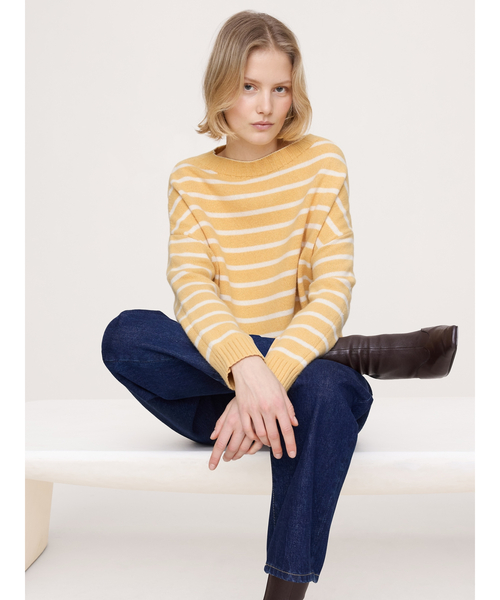 Banana Republic(バナナリパブリック)の「メリノ コットン クロップド セーター(ニット/セーター・レディース・アイボリー/ネイビー/イエロー/パープル・L/M/S/XS)」の5枚目の写真