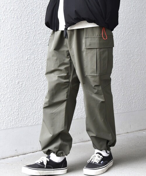 SHIPS any（シップス エニィ）の「SHIPS any:〈洗濯機可能〉裏起毛 ウォーム スマート ワイド イージー カーゴ パンツ◇（カーゴパンツ・メンズ・ネイビー/チャコールグレー/オリーブ・SMALL/MEDIUM/LARGE/X-LARGE）」の2枚目の写真