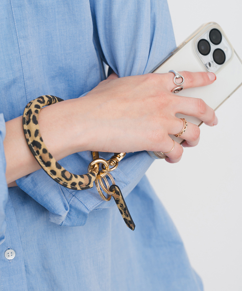 Spick & Span(スピックアンドスパン)の「《WEB限定追加2》HASHIBAMI / ハシバミ ウィンドベルレオパードハンドストラップ(その他小物・レディース・ベージュ・FREE)」の2枚目の写真