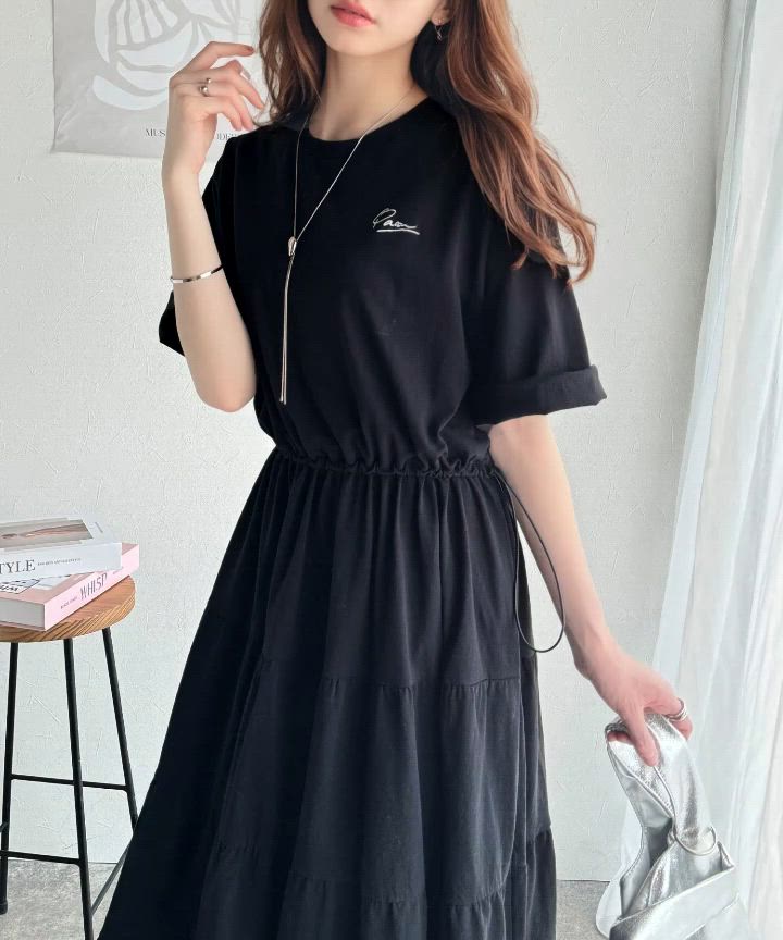 セール】毎日着たい、大人カジュアルの正解。綿100%胸刺繍ドロスト