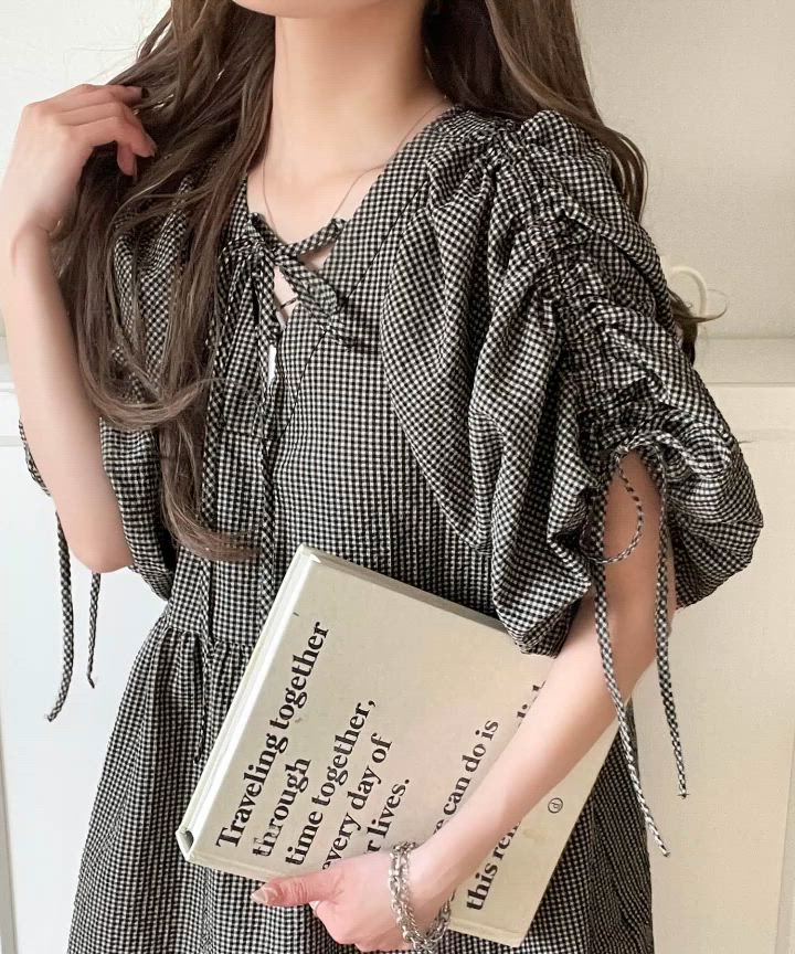 セール】軽やかで上品。シアサッカー前後2WAYギャザーパフスリーブ