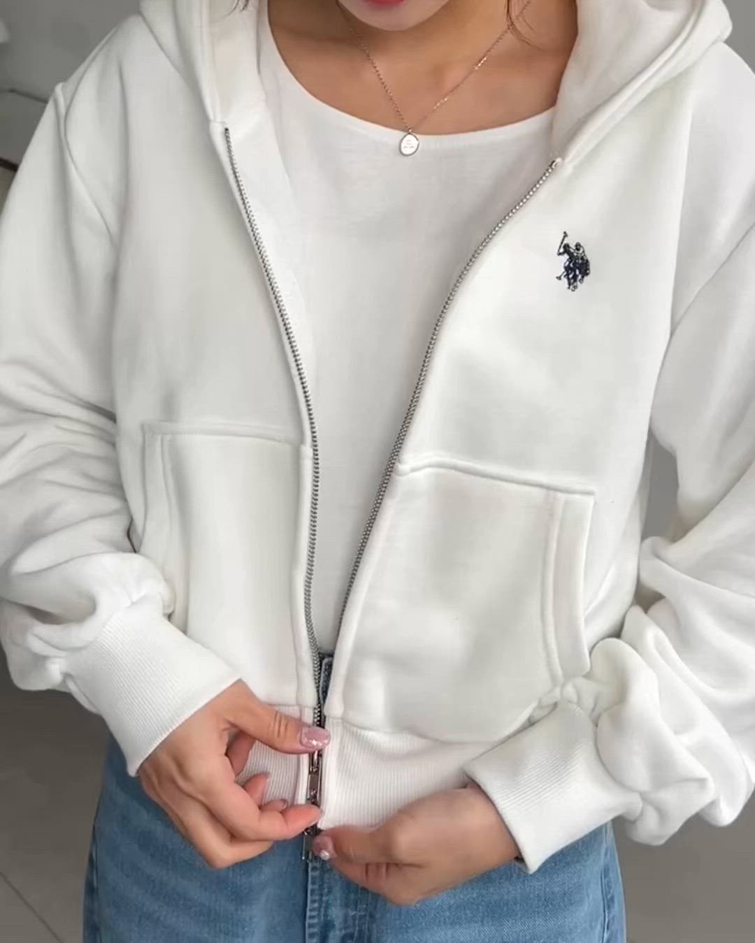 USA ポロ馬刺繍 ホワイトパーカー U.S.POLO ASSN.（ユーエスポロアッスン）ブランドロゴ刺繍スウェット