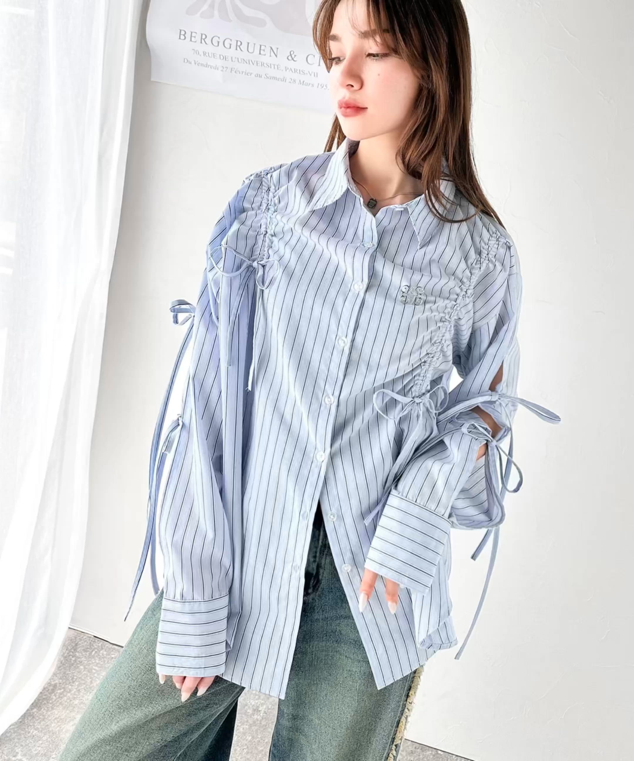 セール】【mily bilet】大人カジュアルに高級感をプラス。ロゴブローチ 