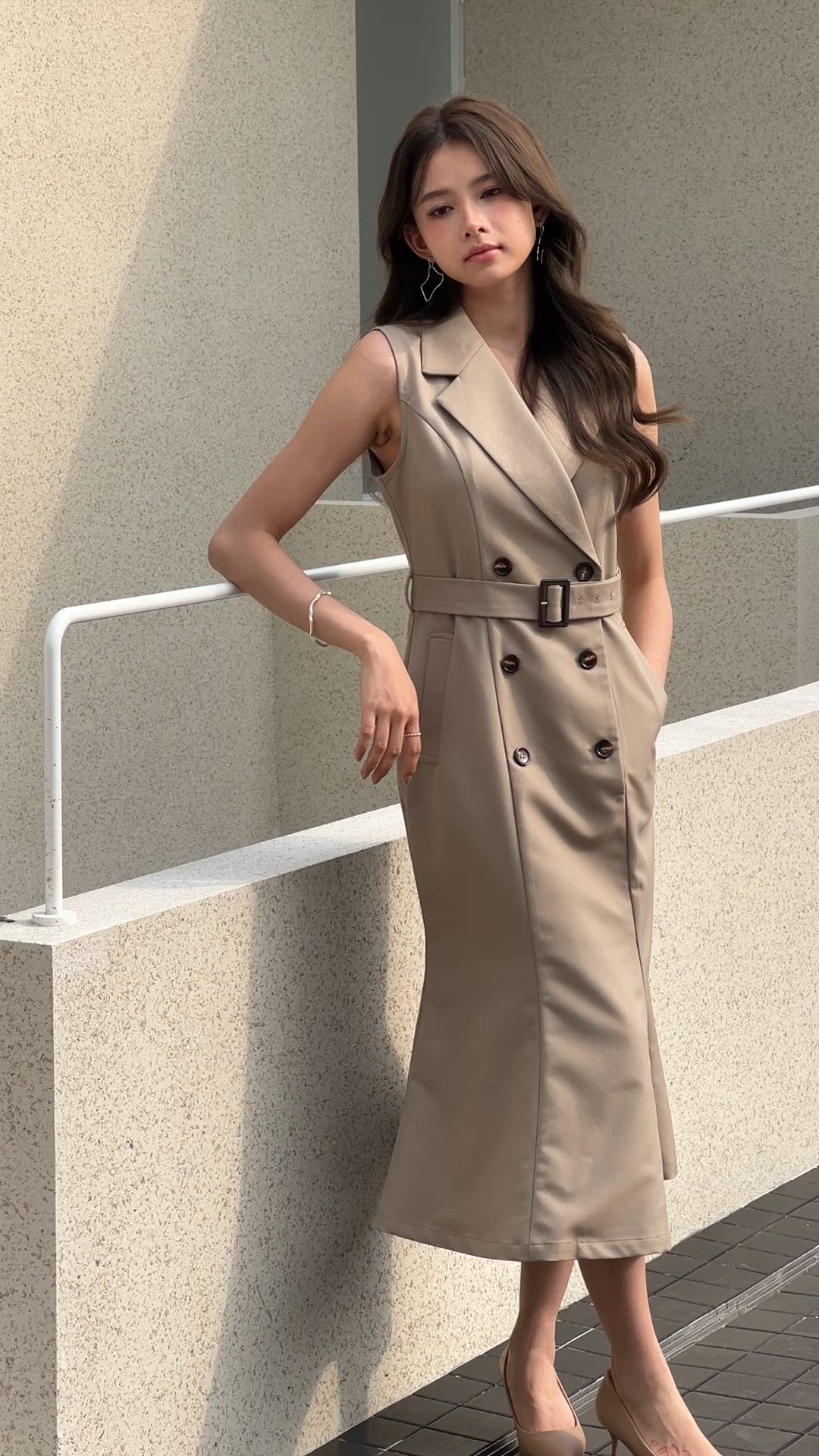 ノースリーブマーメイドトレンチ風ワンピース（ワンピース）｜SAISON