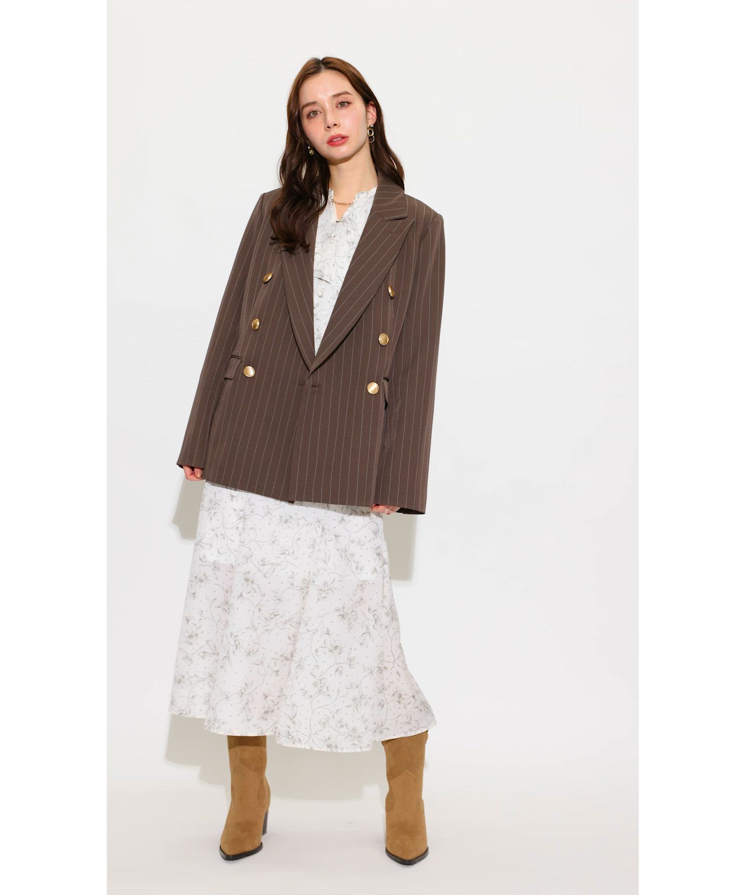 ピークドラペルダブルテーラードジャケット 春服（テーラード