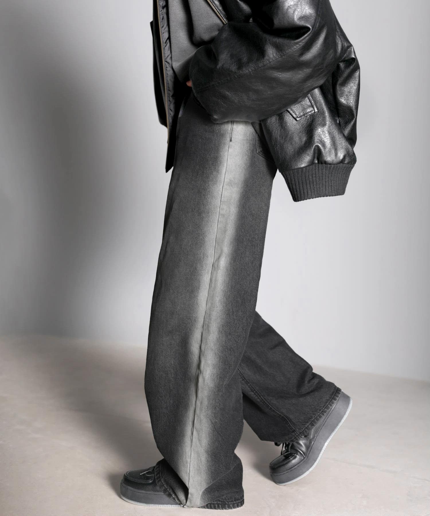 セール】《JaVaジャバコラボ》ゆるっと穿きこなす。サイドブリーチ