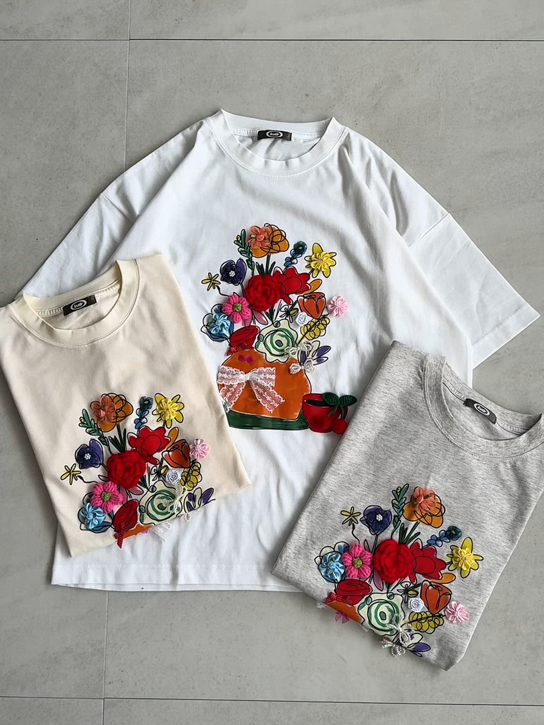 モチーフ付きフラワーTシャツ（Tシャツ/カットソー）｜kutir