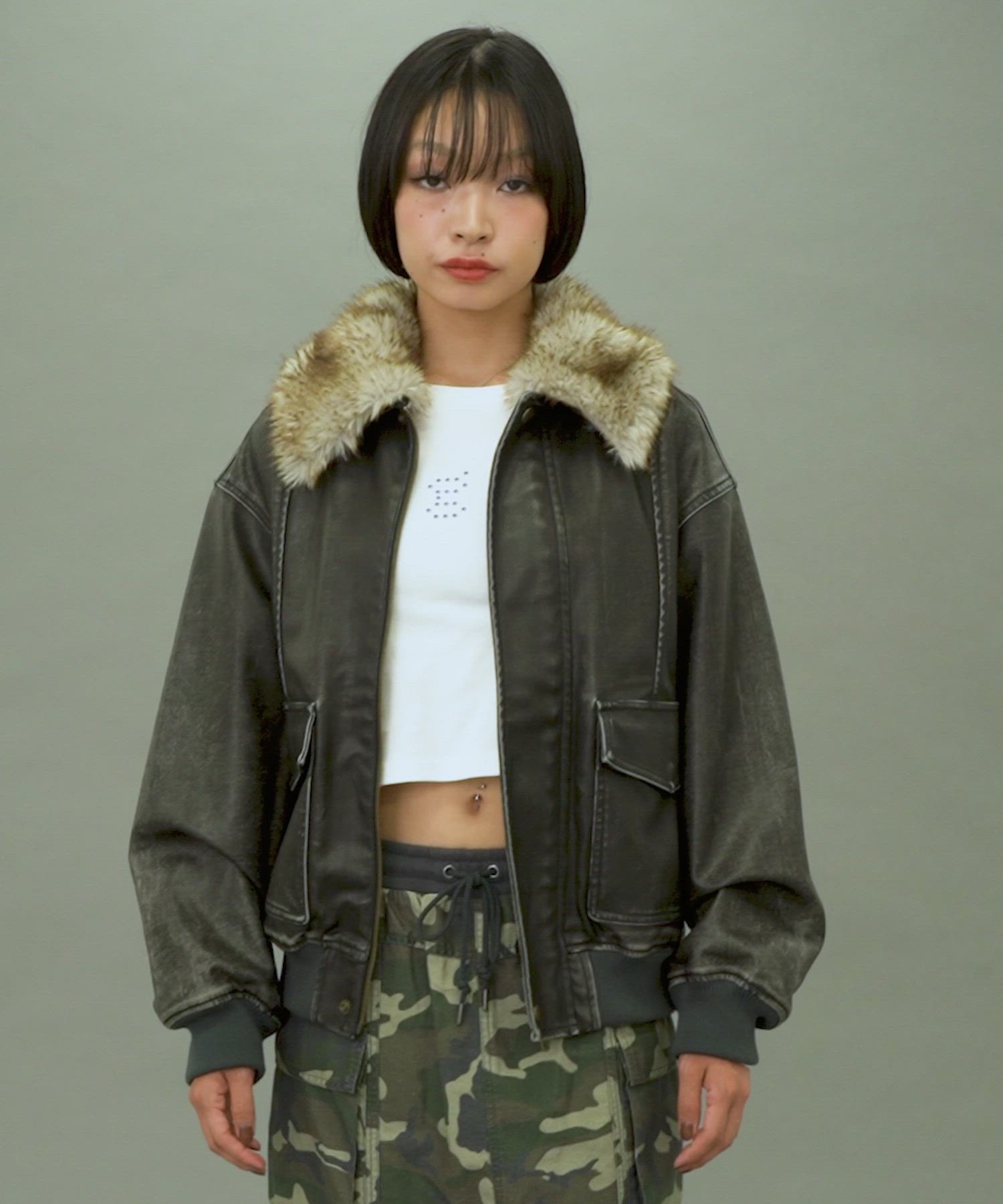 EMBOSSED LOGO PATCH DISTRESSED FAUX LEATHER JACKET（ブルゾン）｜X