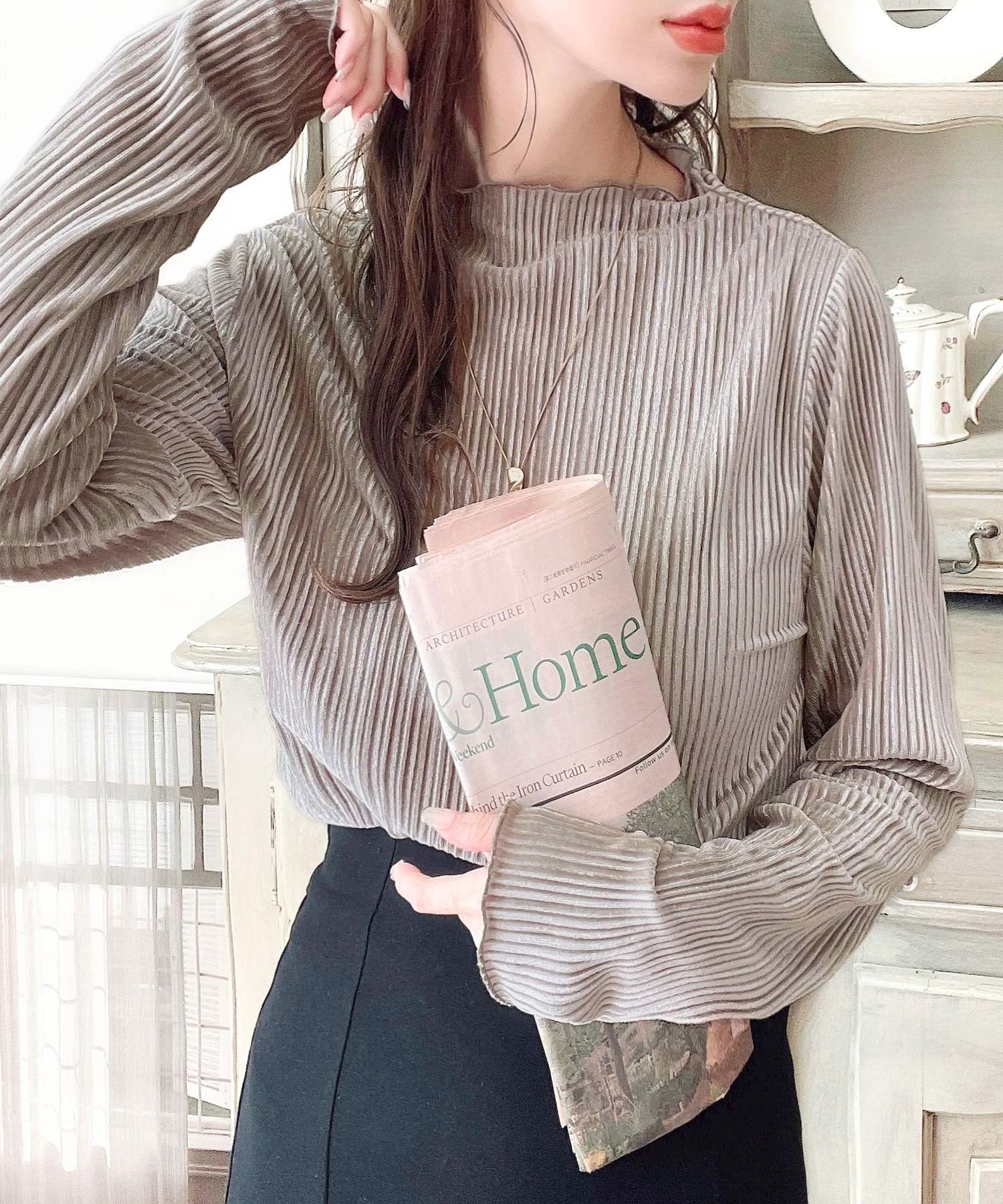 セール】上品な艶感 プリーツメローハイネックベロアトップス（Tシャツ