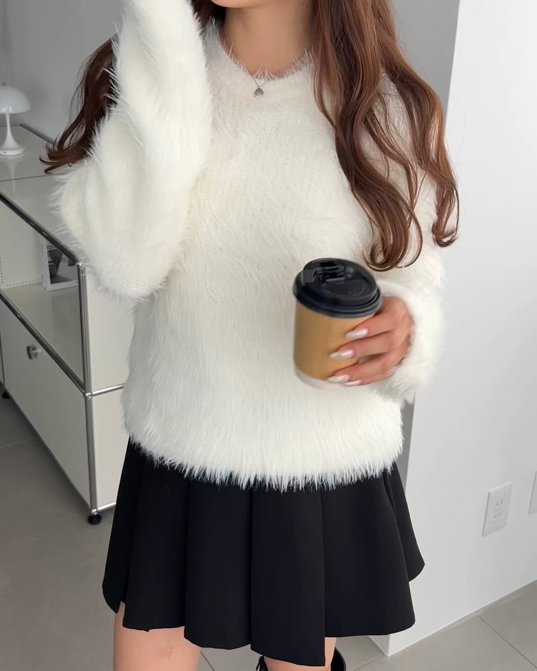 セール】クルーネックショート丈ロングフェザーニットプルオーバー