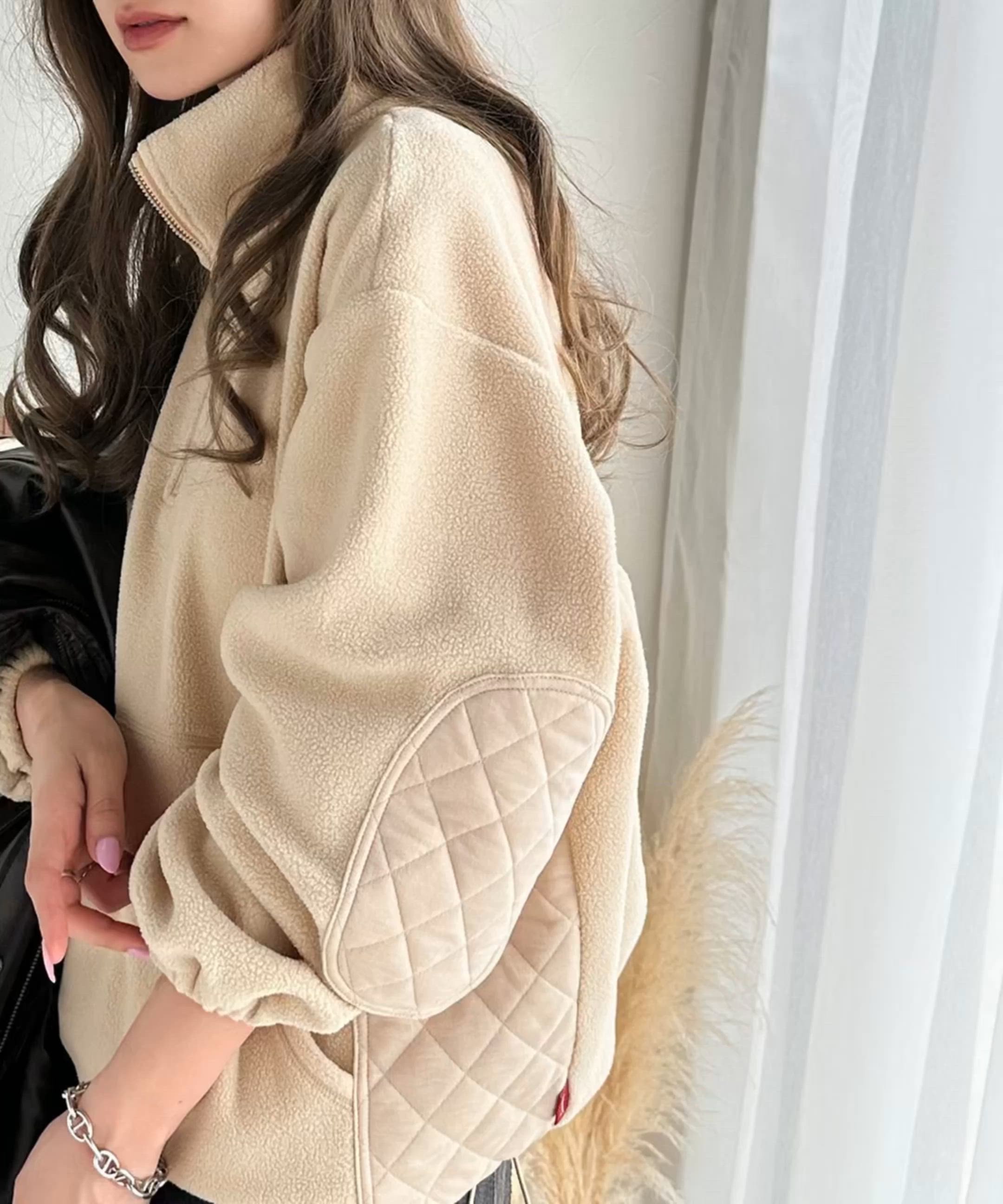 セール】大人カジュアル。ワンポイント胸刺繍入りフリース×キルト